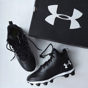 Under Armour Football Cleats Size 6.5 Wide NWB